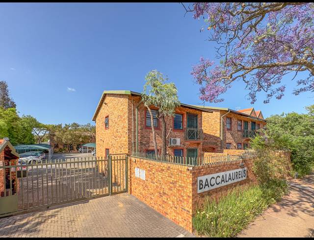 2 BEDROOM APARTMENT FOR SALE IN HATFIELD
